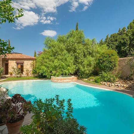 Grand Mas catalan avec piscine, 12 personnes Villa *